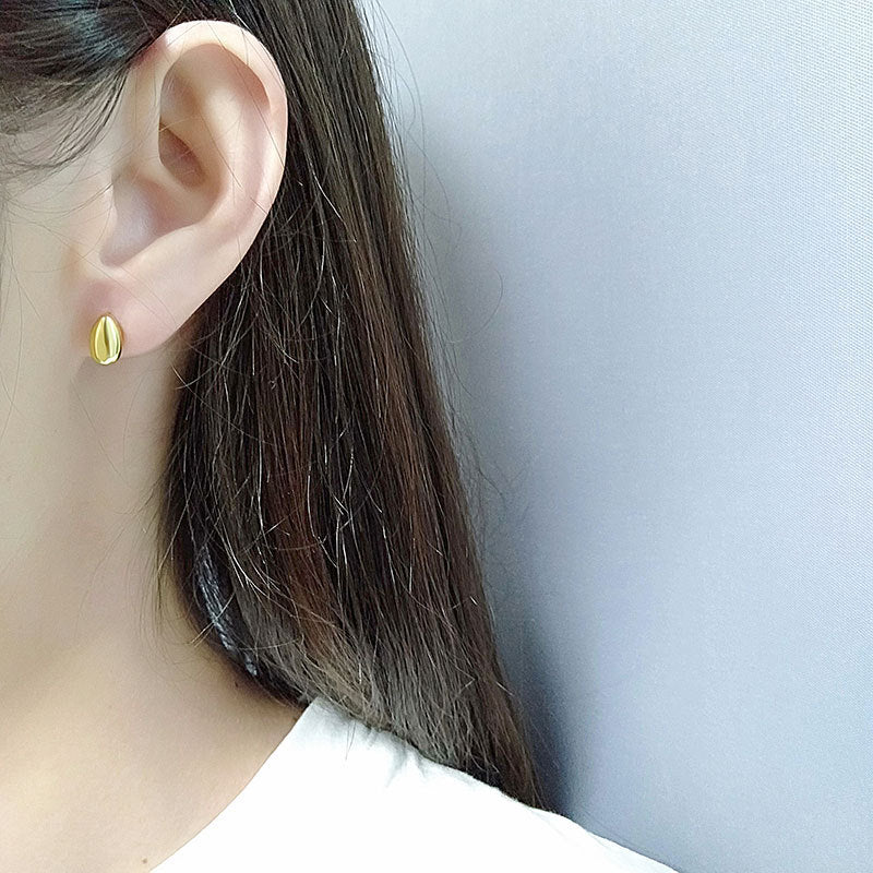 Lightweight Hoop Earrings Color Gold